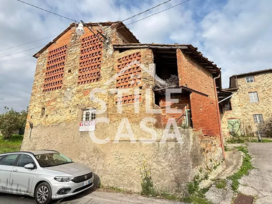 Immagine 6 di Deposito in vendita  a Capannori