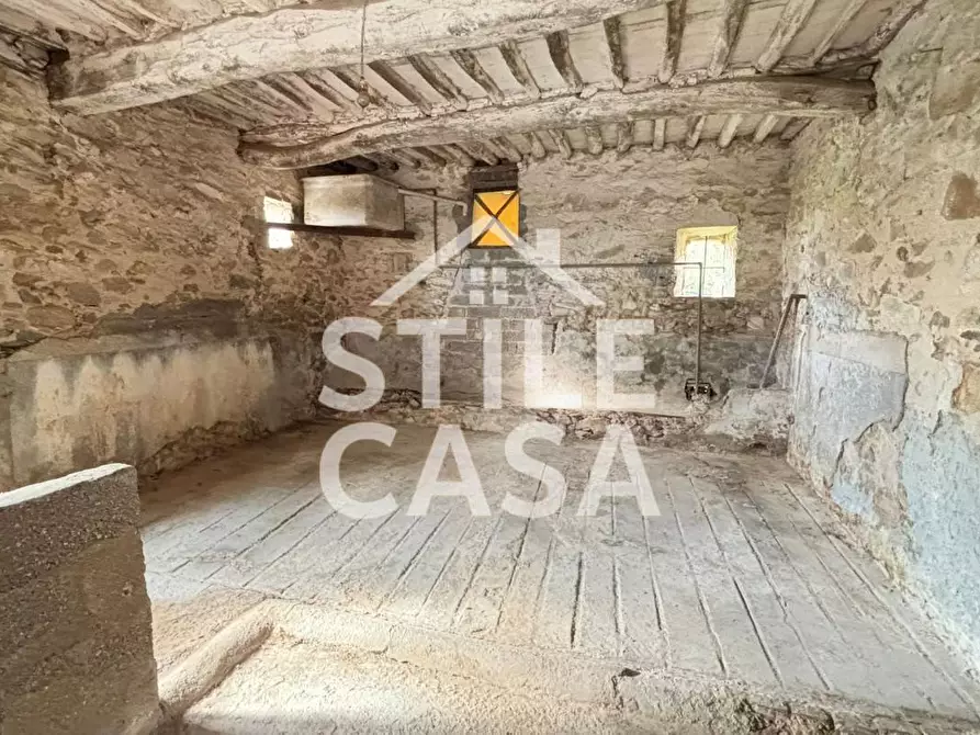 Immagine 18 di Deposito in vendita  a Capannori