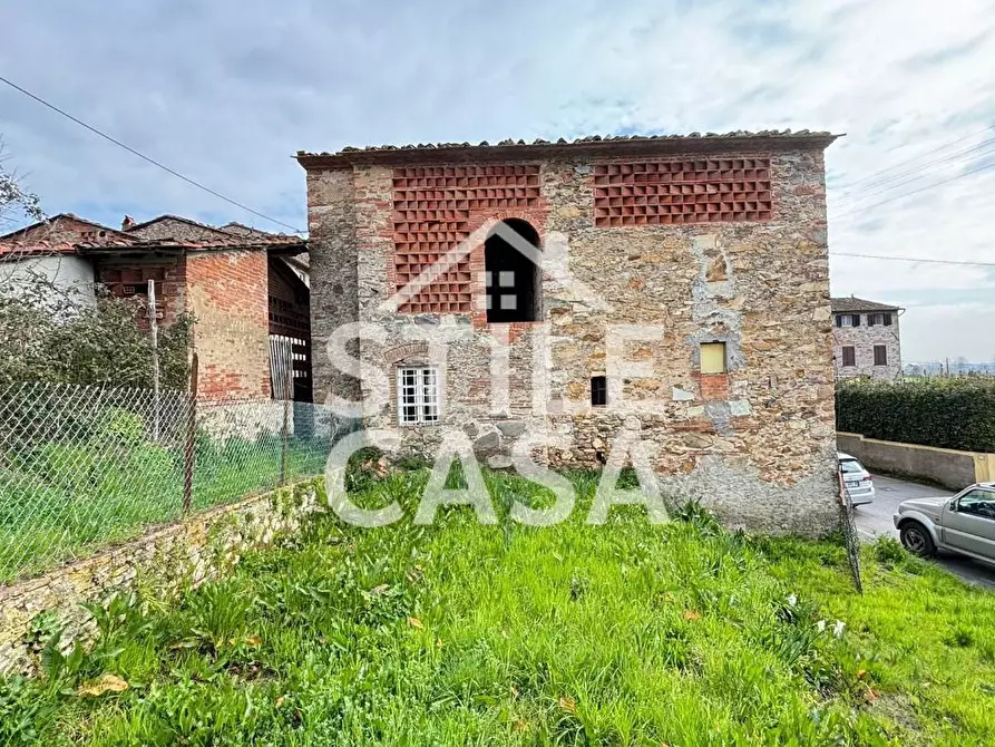 Immagine 19 di Deposito in vendita  a Capannori