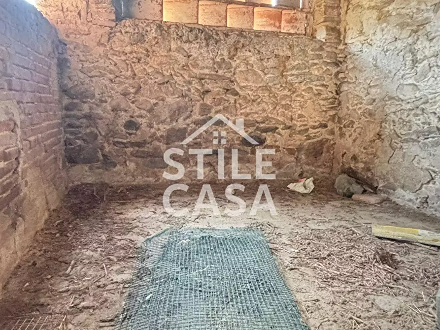 Immagine 24 di Deposito in vendita  a Capannori