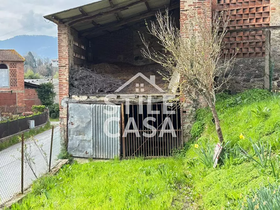 Immagine 21 di Deposito in vendita  a Capannori