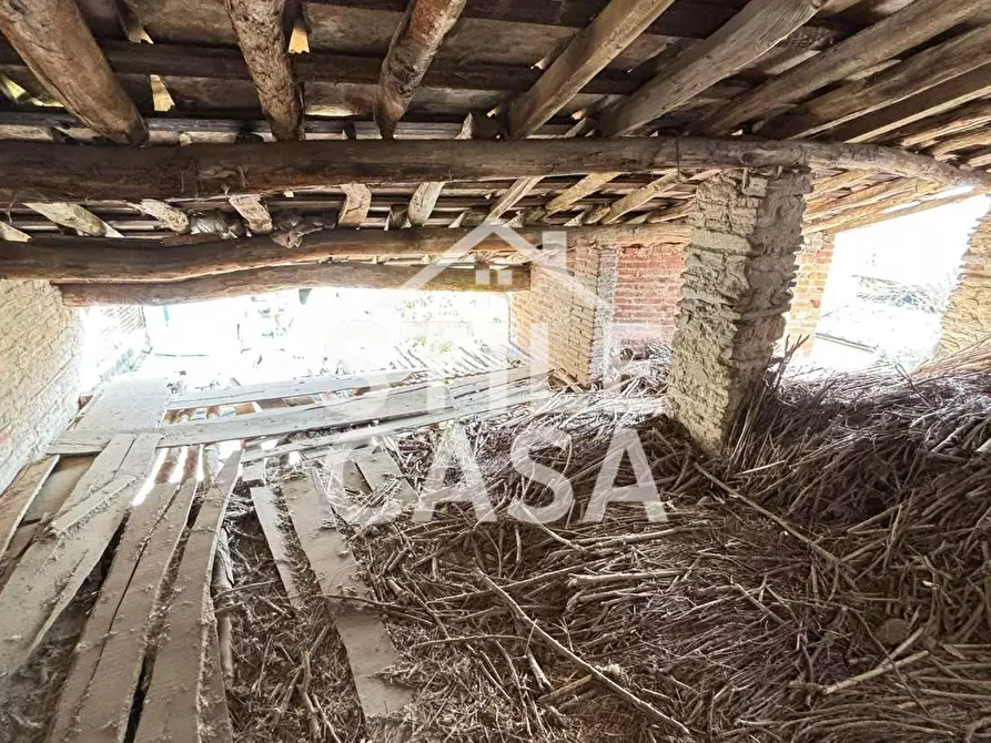 Immagine 9 di Deposito in vendita  a Capannori