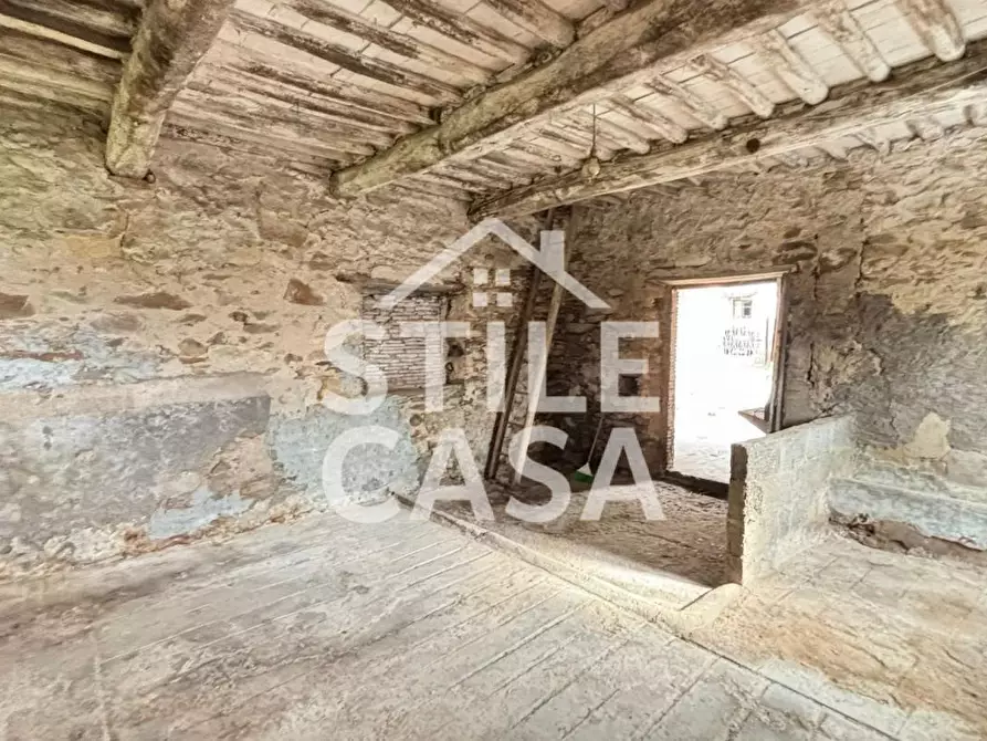 Immagine 5 di Deposito in vendita  a Capannori