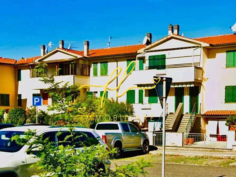 Immagine 4 di Appartamento in vendita  a Cecina