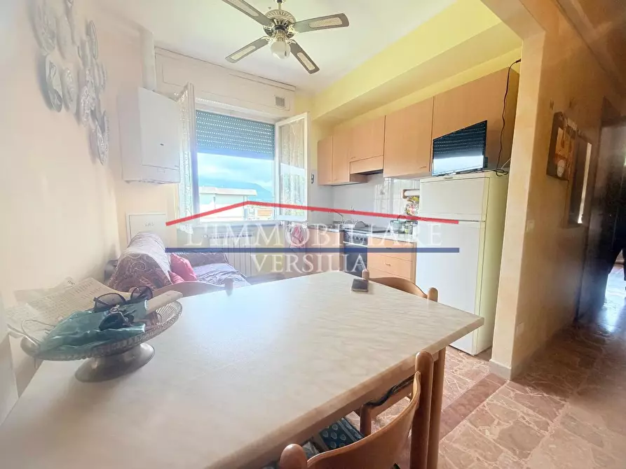 Immagine 2 di Appartamento in vendita  a Massa