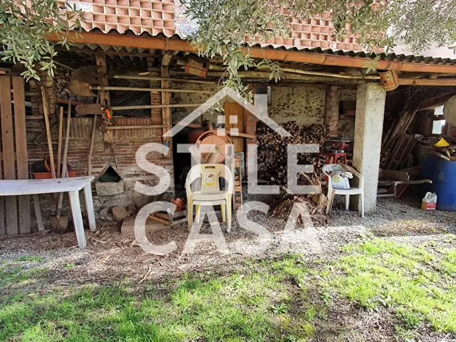 Immagine 5 di Deposito in vendita  a Lucca