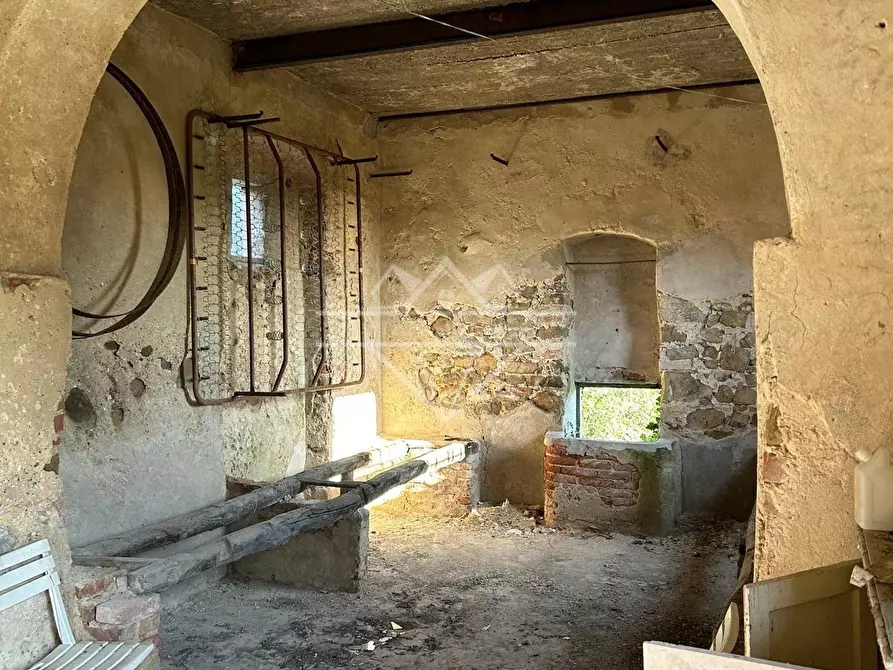 Immagine 7 di Casa colonica in vendita  a Carrara
