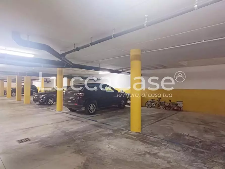 Immagine 5 di Locale commerciale in affitto  a Massarosa