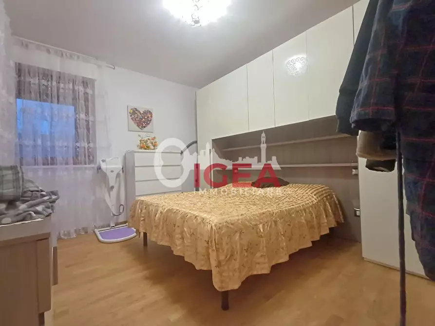 Immagine 21 di Appartamento in vendita  a Siena