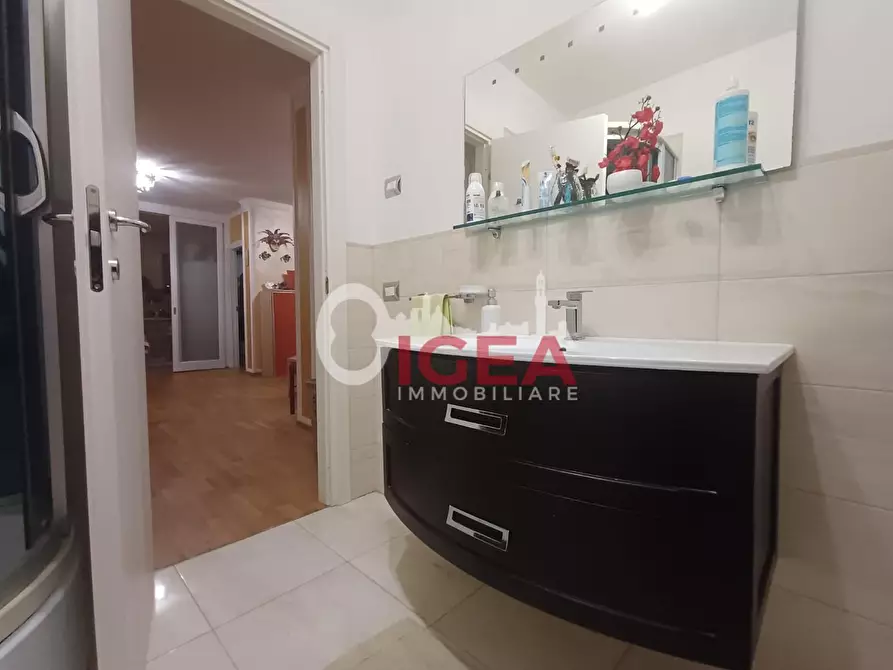 Immagine 25 di Appartamento in vendita  a Siena