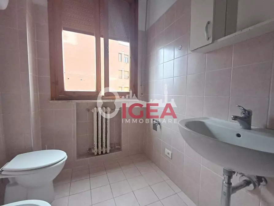 Immagine 14 di Appartamento in vendita  a Siena