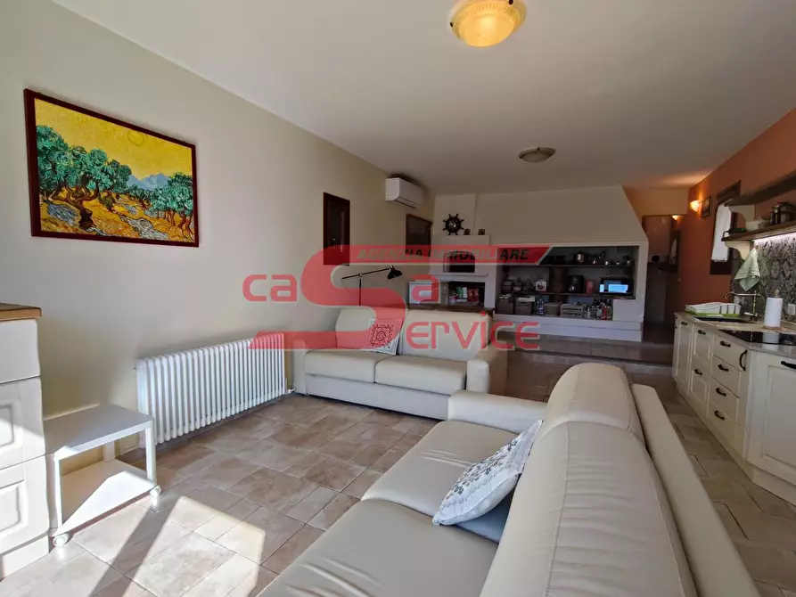 Immagine 11 di Casa indipendente in vendita  a Massa E Cozzile