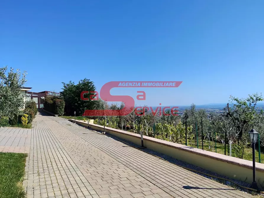 Immagine 4 di Casa indipendente in vendita  a Massa E Cozzile