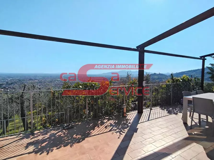 Immagine 1 di Casa indipendente in vendita  a Massa E Cozzile