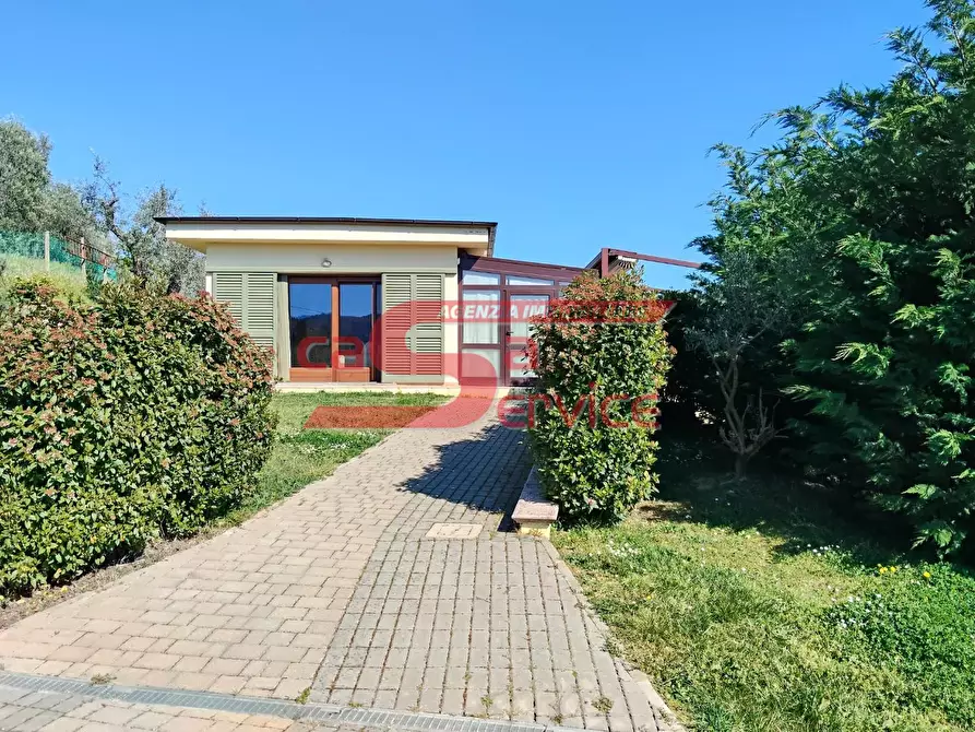 Immagine 2 di Casa indipendente in vendita  a Massa E Cozzile
