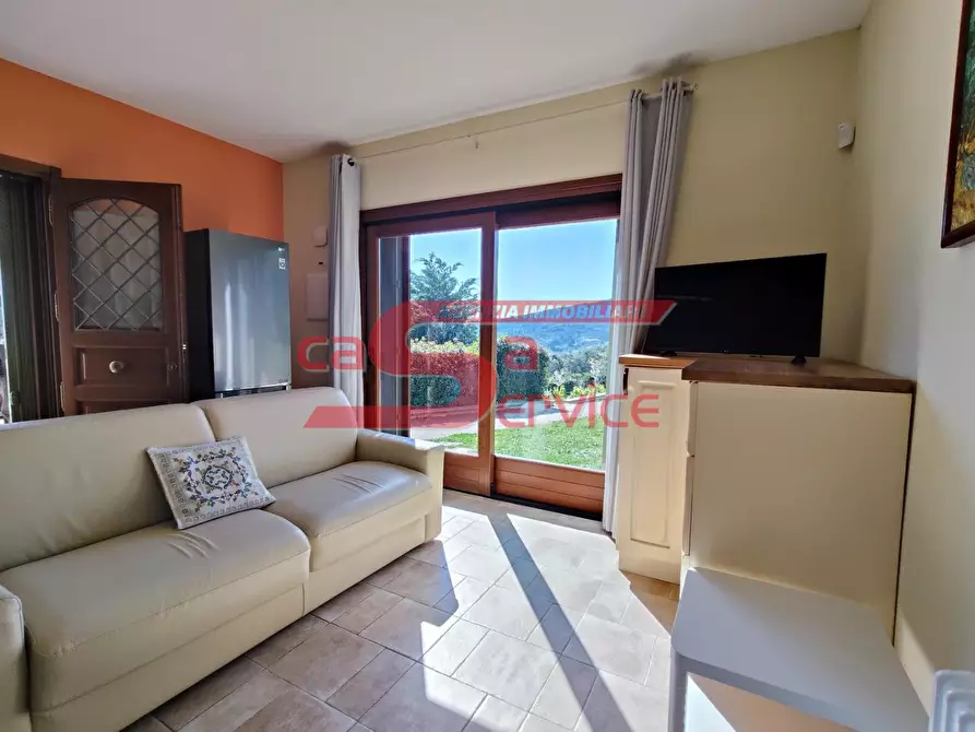 Immagine 9 di Casa indipendente in vendita  a Massa E Cozzile