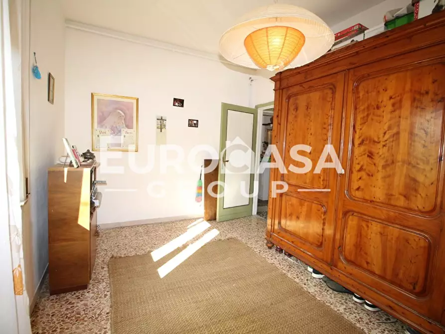 Immagine 26 di Appartamento in vendita  a Lucca