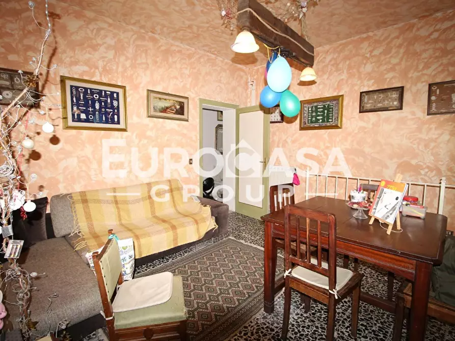 Immagine 10 di Appartamento in vendita  a Lucca