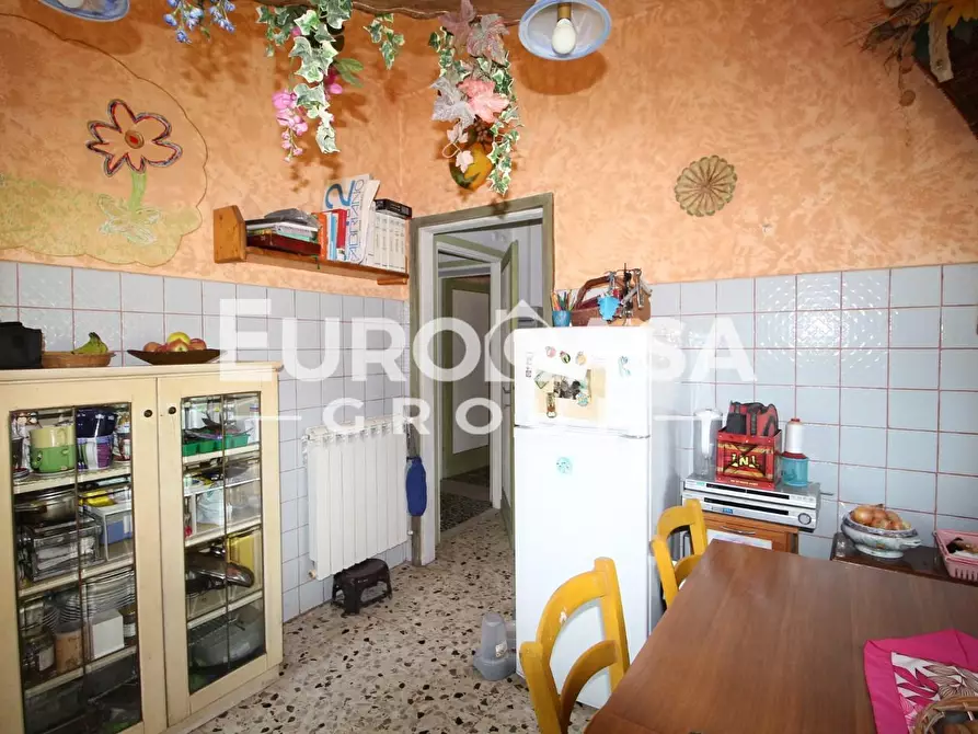 Immagine 14 di Appartamento in vendita  a Lucca