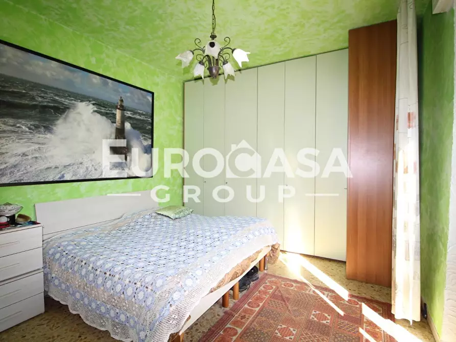 Immagine 21 di Appartamento in vendita  a Lucca