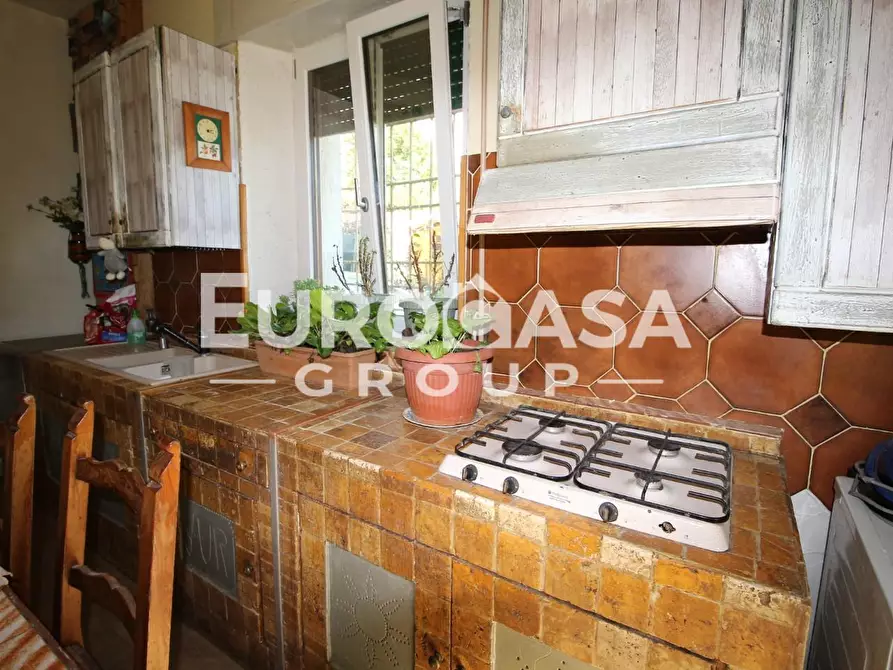 Immagine 7 di Appartamento in vendita  a Lucca