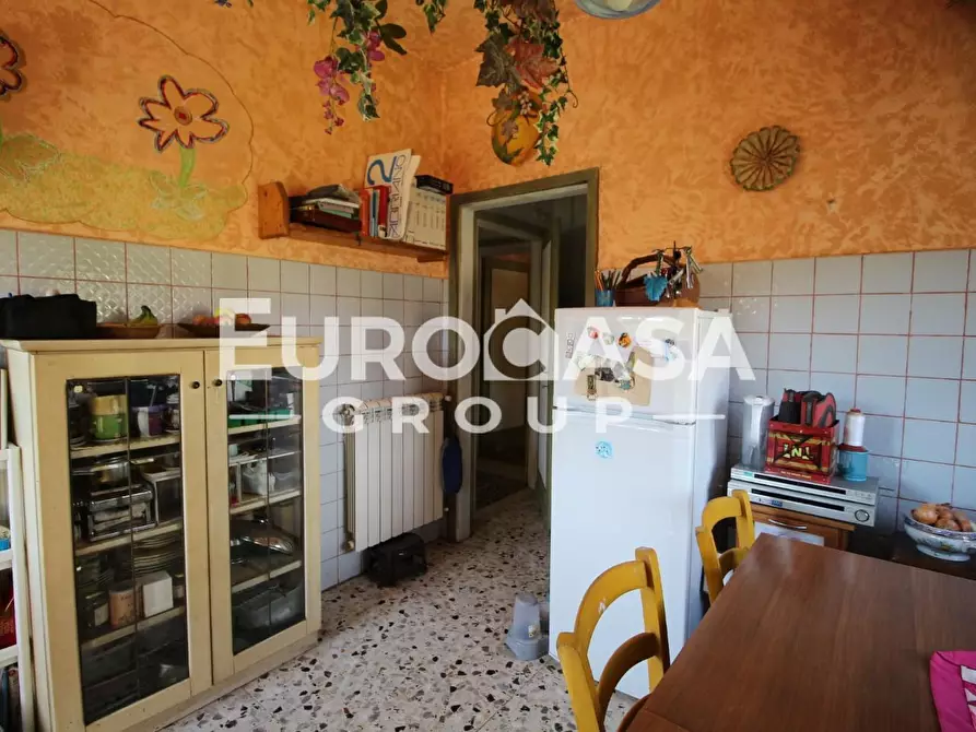 Immagine 15 di Appartamento in vendita  a Lucca