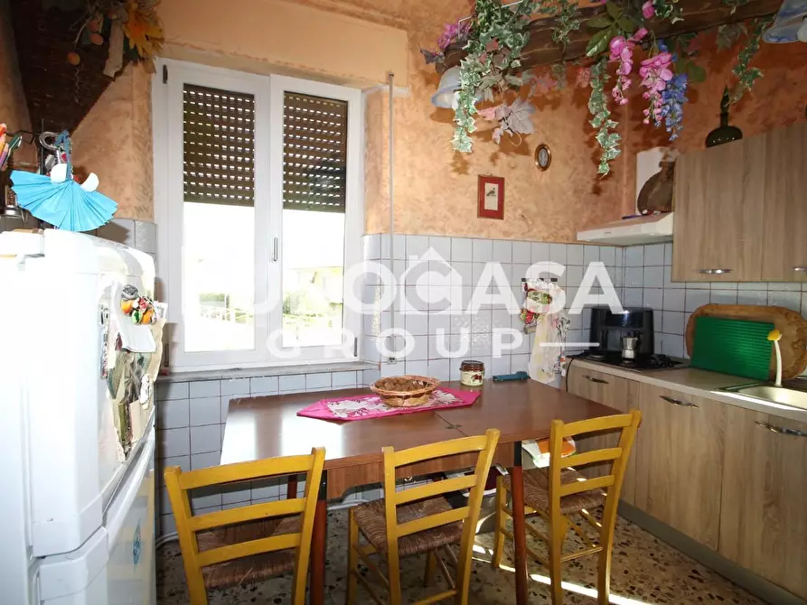 Immagine 16 di Appartamento in vendita  a Lucca