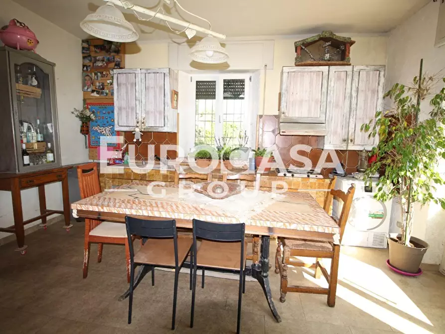 Immagine 6 di Appartamento in vendita  a Lucca