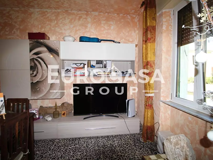 Immagine 12 di Appartamento in vendita  a Lucca