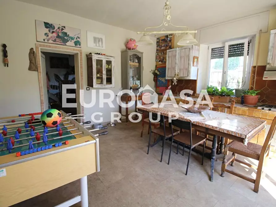 Immagine 5 di Appartamento in vendita  a Lucca