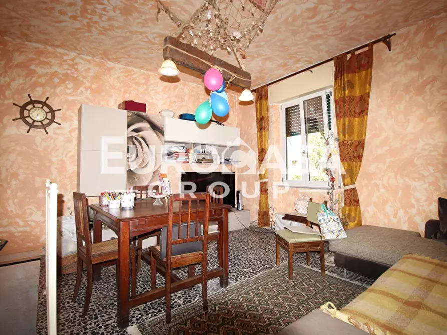 Immagine 9 di Appartamento in vendita  a Lucca