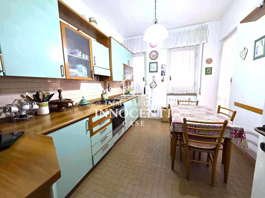 Immagine 11 di Appartamento in vendita  a Massa