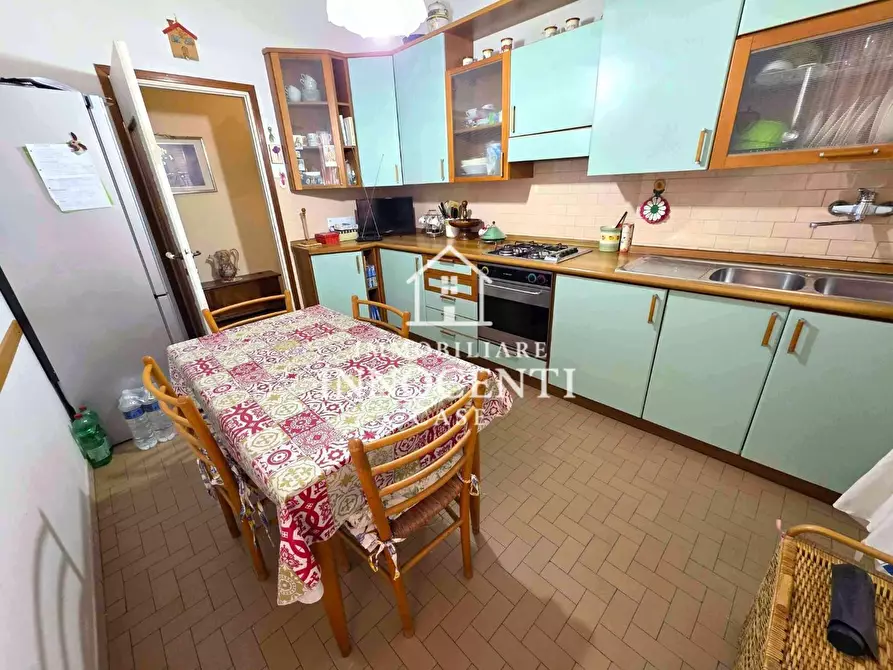 Immagine 10 di Appartamento in vendita  a Massa