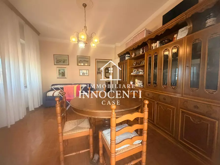 Immagine 3 di Appartamento in vendita  a Massa