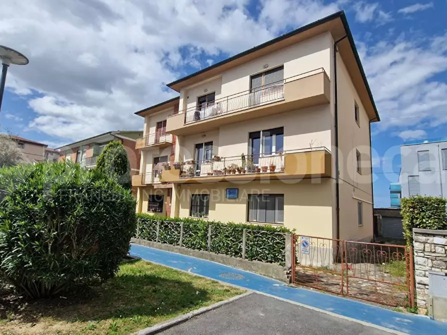 Immagine 2 di Appartamento in vendita  a Pisa