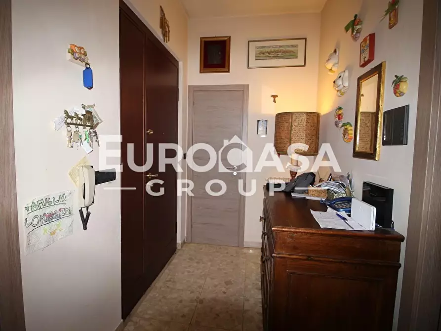 Immagine 10 di Appartamento in vendita  a Lucca