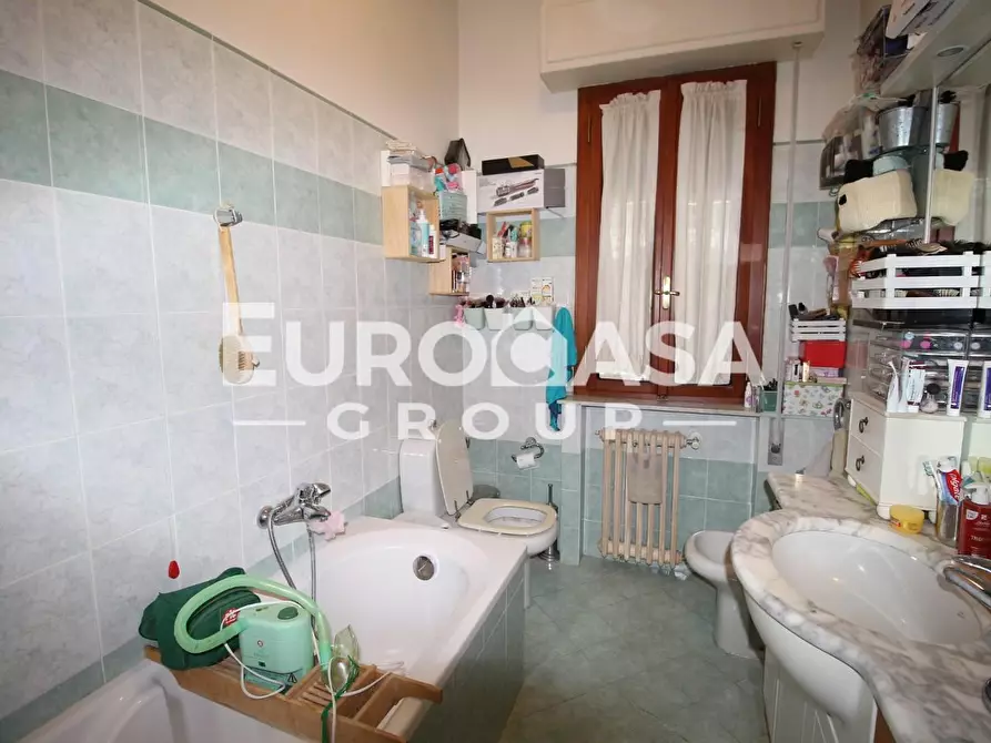 Immagine 4 di Appartamento in vendita  a Lucca