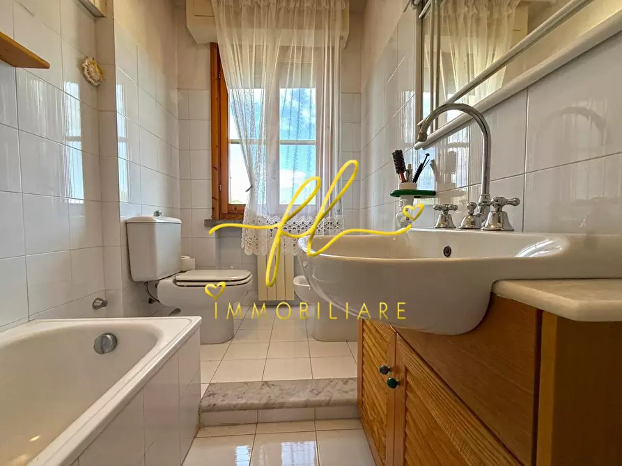 Immagine 18 di Appartamento in vendita  a Cecina