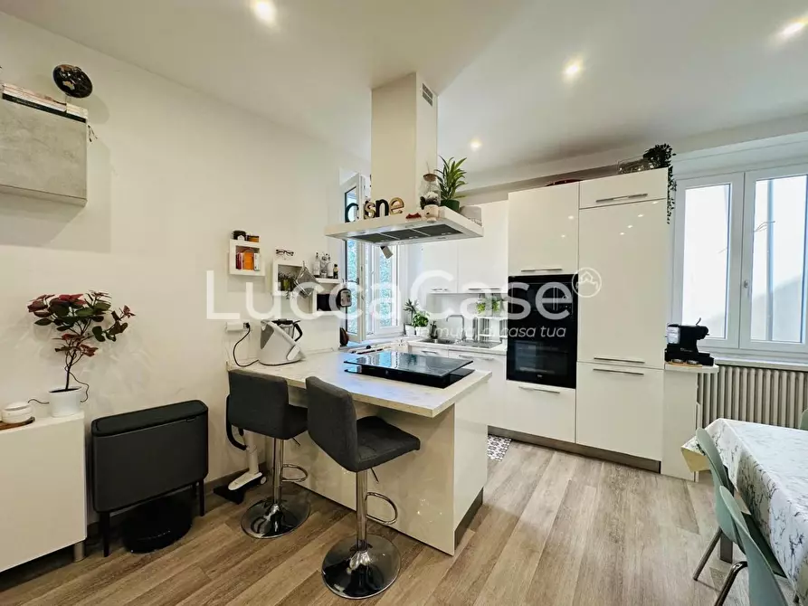 Immagine 4 di Appartamento in vendita  a Lucca