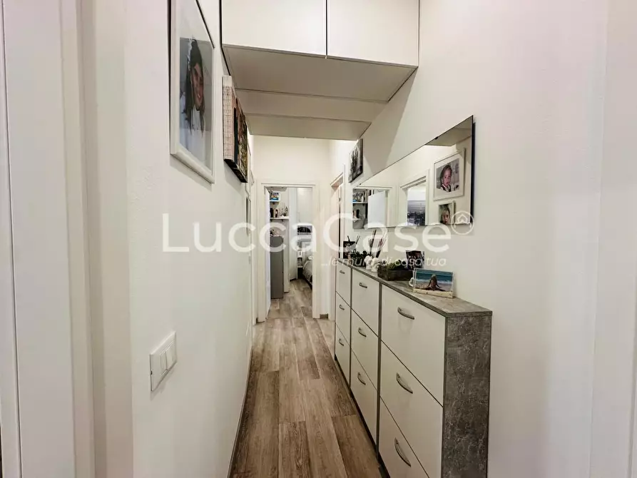 Immagine 27 di Appartamento in vendita  a Lucca