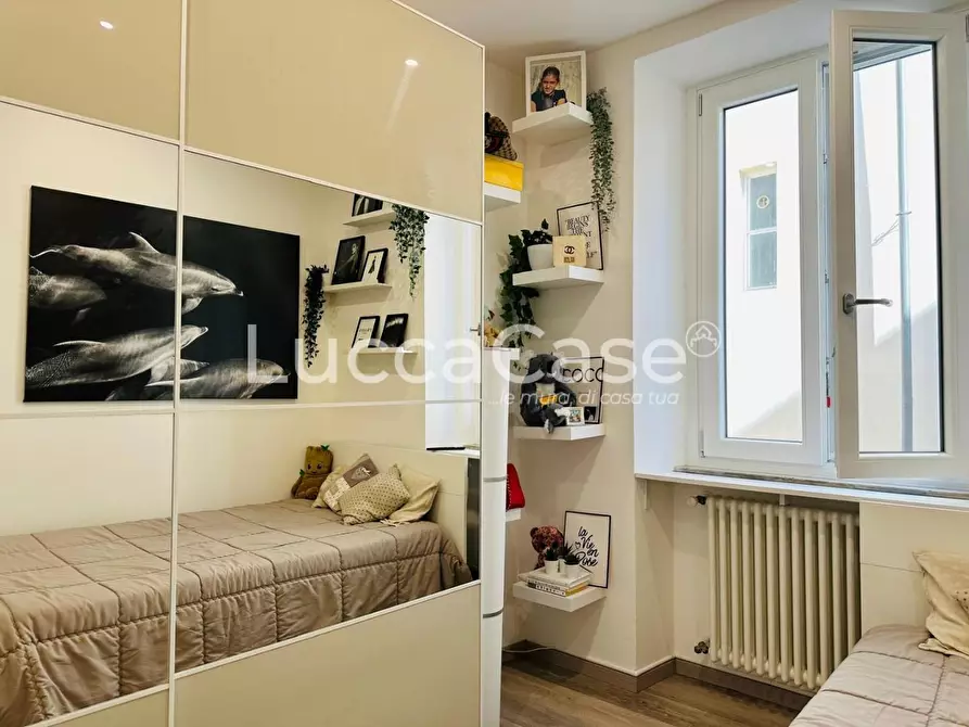 Immagine 19 di Appartamento in vendita  a Lucca