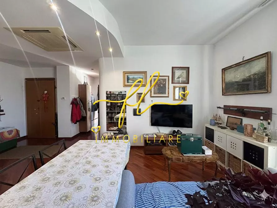 Immagine 3 di Appartamento in vendita  a Livorno