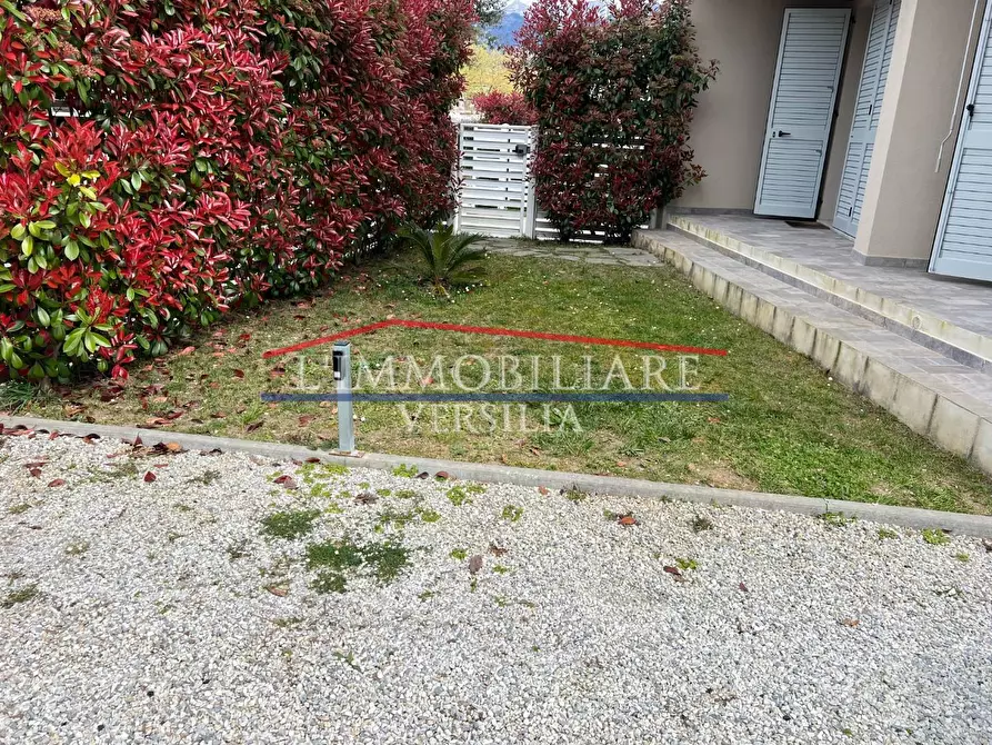 Immagine 3 di Appartamento in vendita  a Montignoso