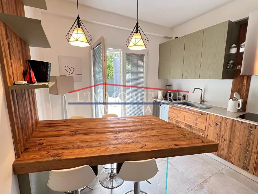 Immagine 14 di Appartamento in vendita  a Montignoso