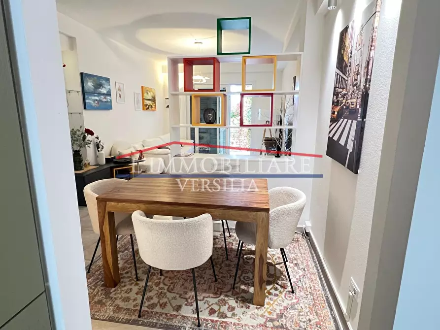 Immagine 17 di Appartamento in vendita  a Montignoso