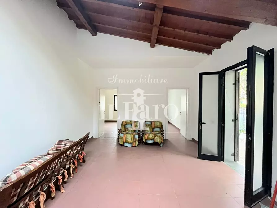 Immagine 1 di Appartamento in vendita  a Campi Bisenzio