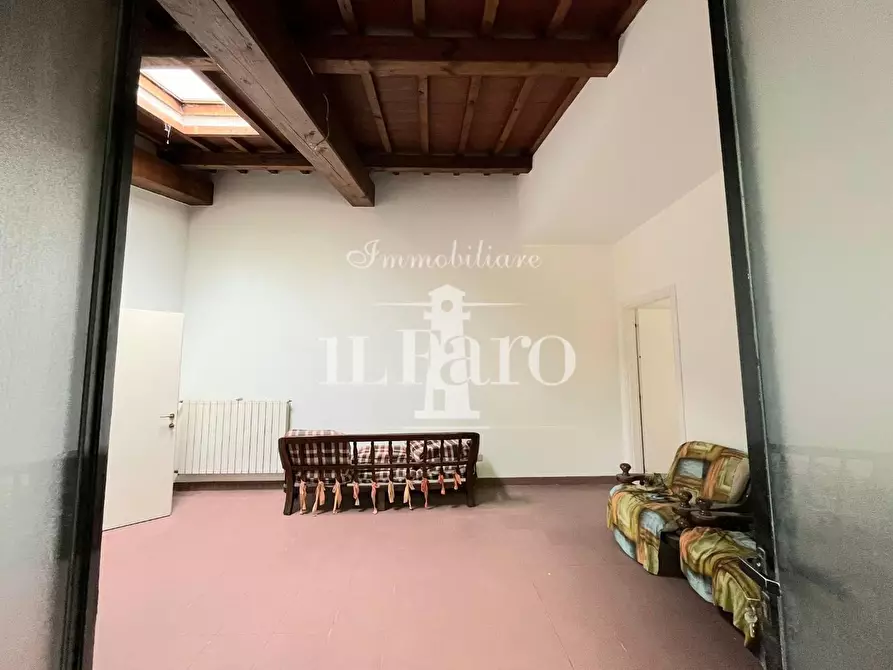 Immagine 2 di Appartamento in vendita  a Campi Bisenzio