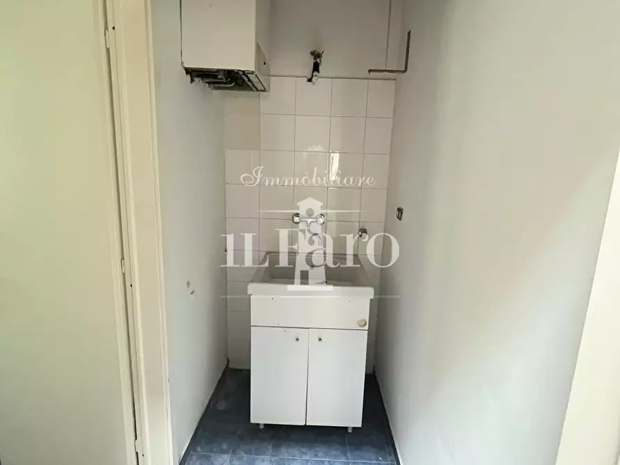 Immagine 11 di Appartamento in vendita  a Campi Bisenzio