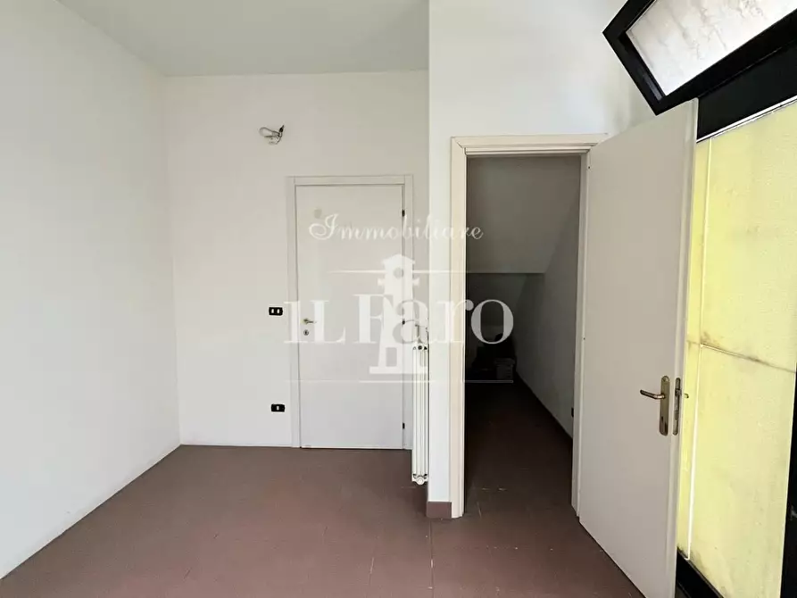 Immagine 9 di Appartamento in vendita  a Campi Bisenzio