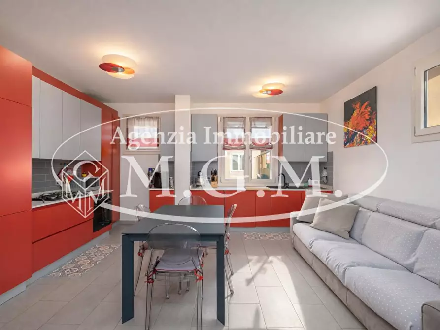 Immagine 5 di Casa bifamiliare in vendita  a Calcinaia